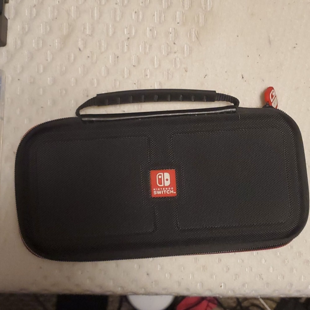 Nitendo switch with extras - Picture 3 of 9